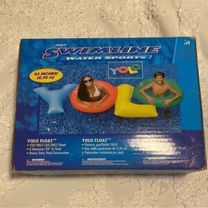 Large pool float